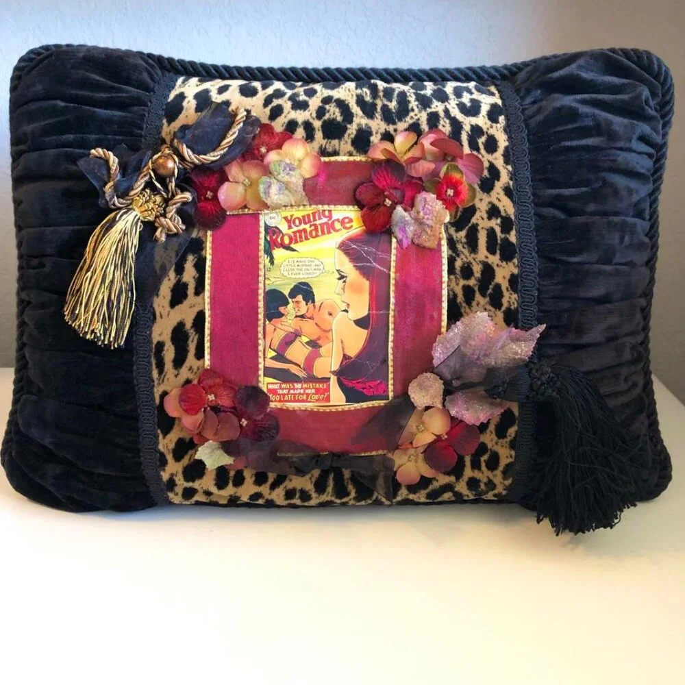 NWT ALEXANDRA'S ACCENTS Accent Pillow DC Romance Comic Strip Black\Leopard 15